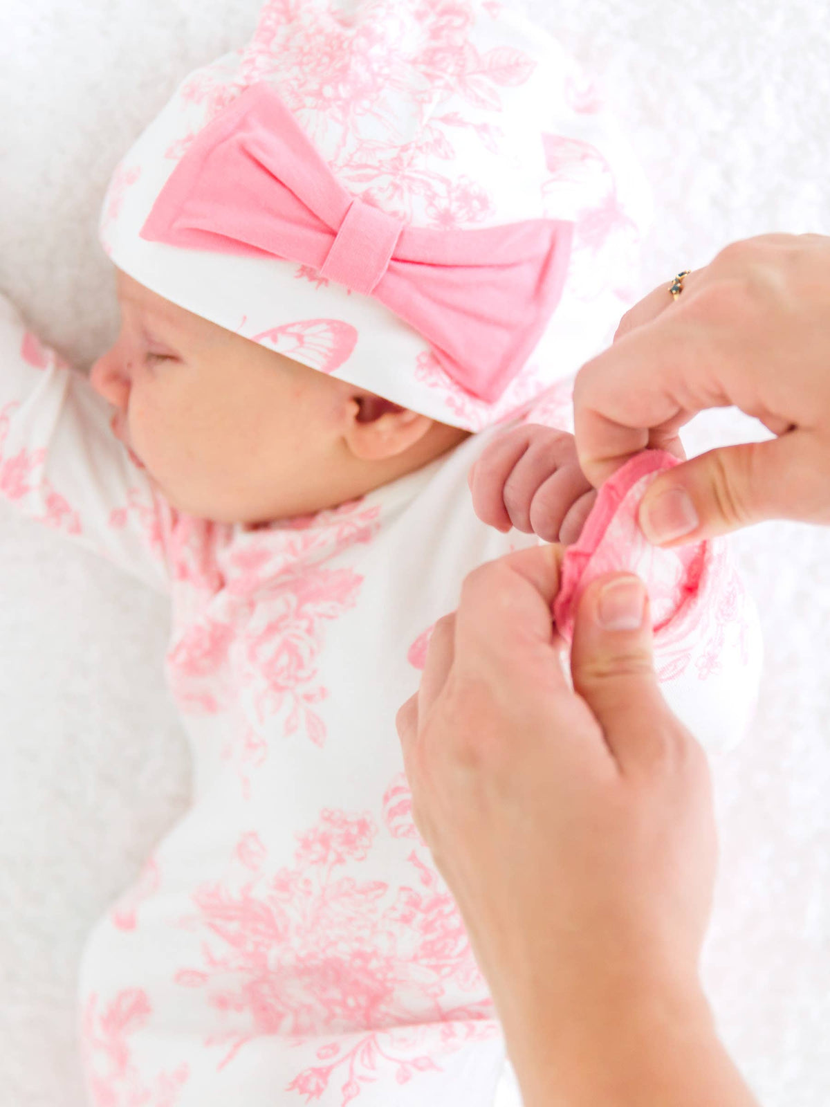 SoftSnooze™ Baby Girls Bamboo Viscose Bubblegum Butterfly Garden Toile Ruffle Knotted Sleep Gown & Bow Hat Set